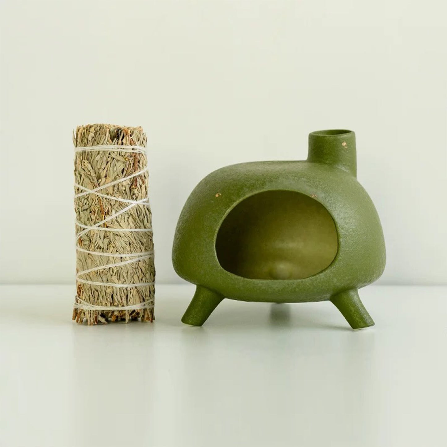 Green Palo Santo Burner, Aromatherapy herbs Diffuser, Fragrance burner MUDxHAND