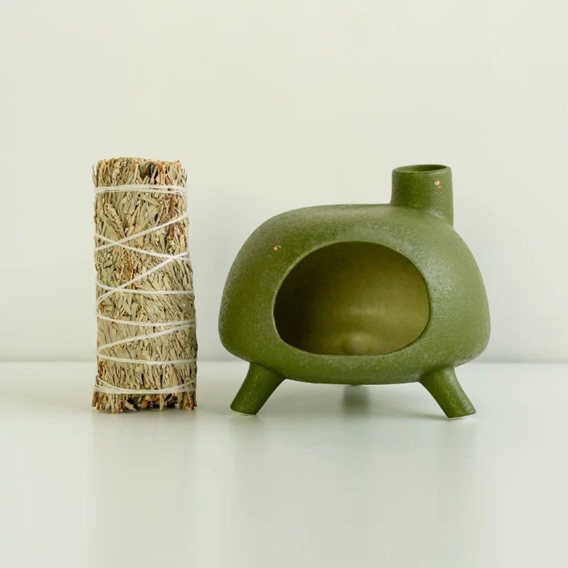 Green Palo Santo Burner, Aromatherapy herbs Diffuser, Fragrance burner MUDxHAND
